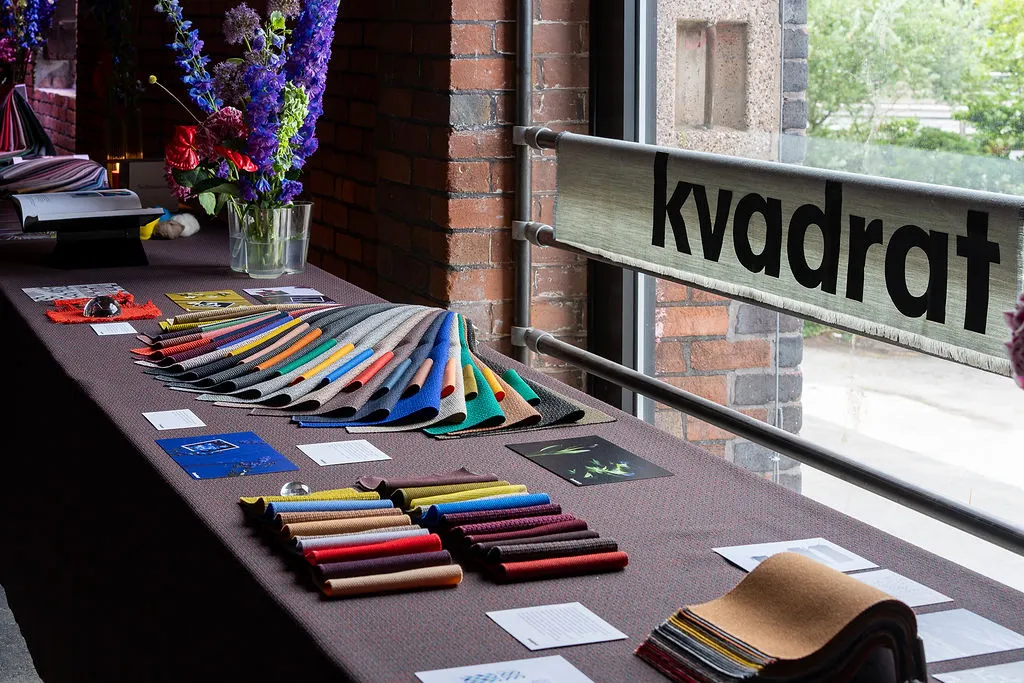 Umbrella+Friends MCR Kvadrat